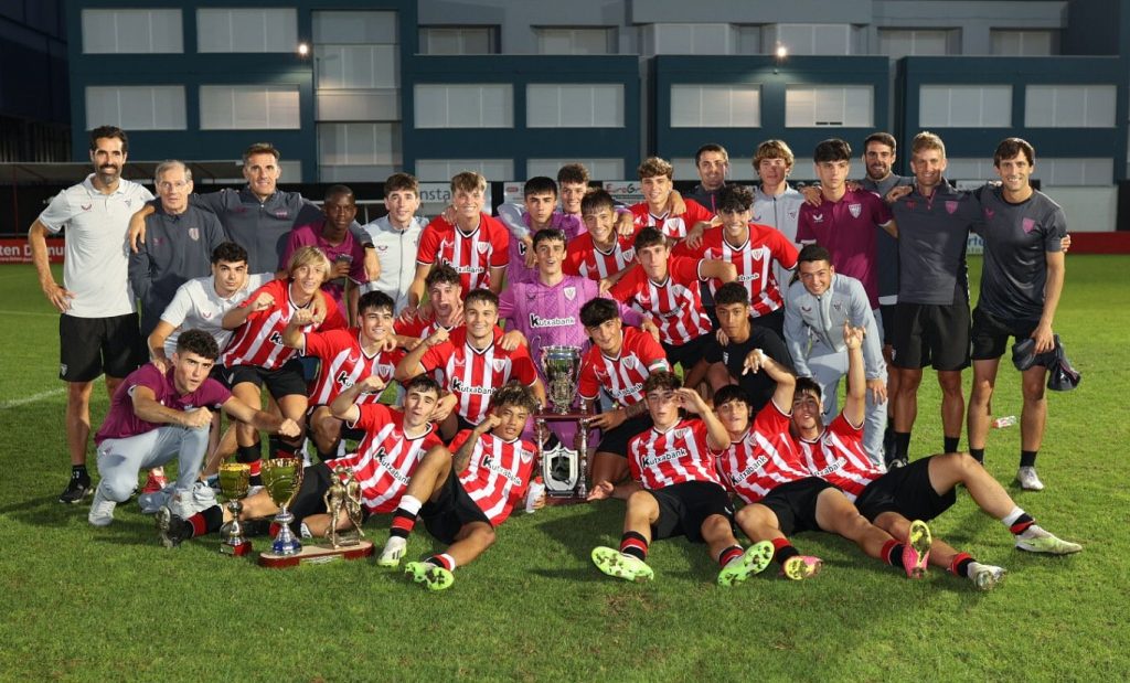 El Juvenil B racinguista despide el curso como campeón del Grupo XVII ante  el Club Deportivo Tropezón, Real Racing Club